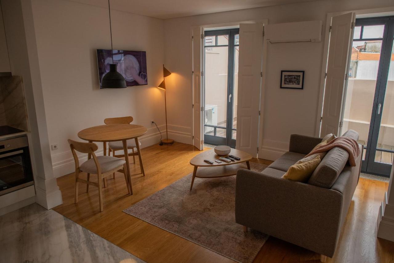 Spacious Studio W/ Balcony & Ac By Lovelystay ポルト エクステリア 写真